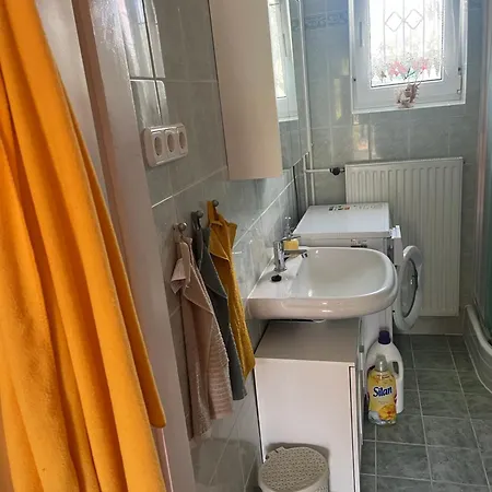 Tejfeles Vendeghaz Guest house Porva